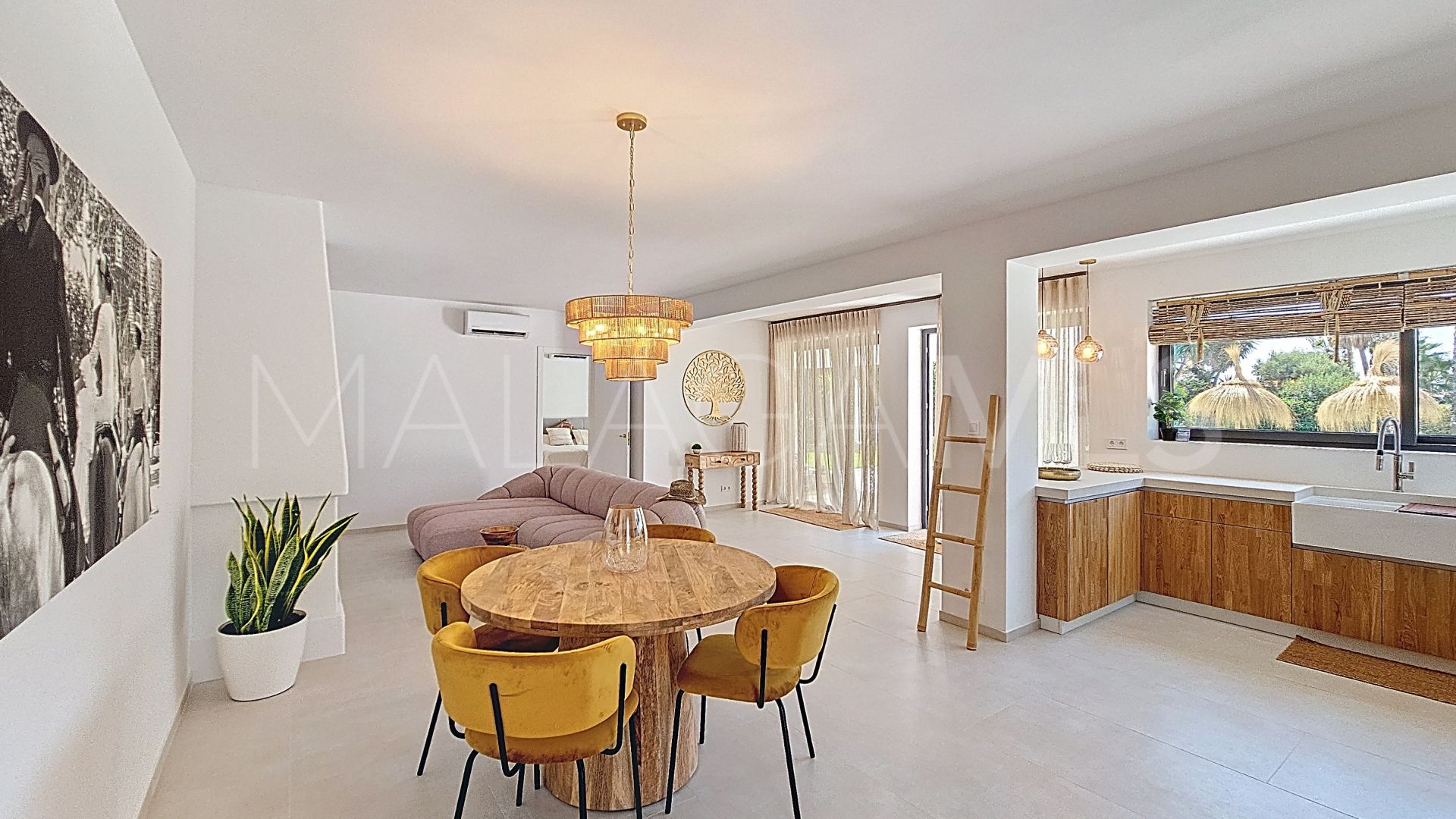 Buy villa in Don Pedro with 3 bedrooms
