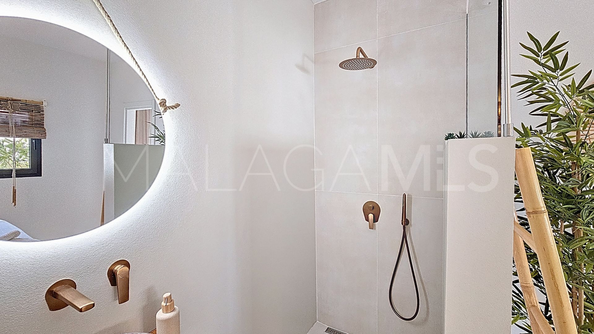 Buy villa in Don Pedro with 3 bedrooms