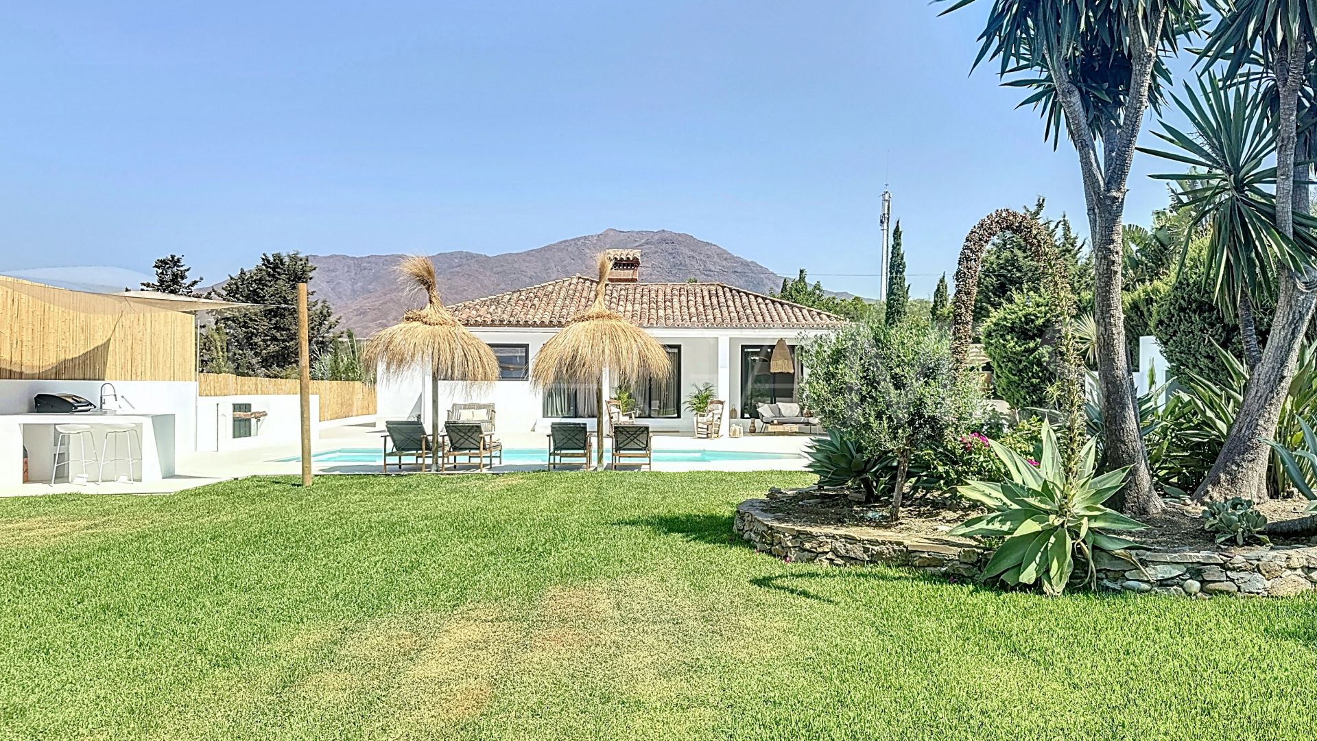 Buy villa in Don Pedro with 3 bedrooms