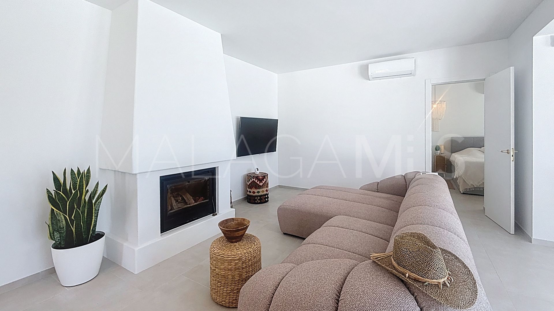 Buy villa in Don Pedro with 3 bedrooms
