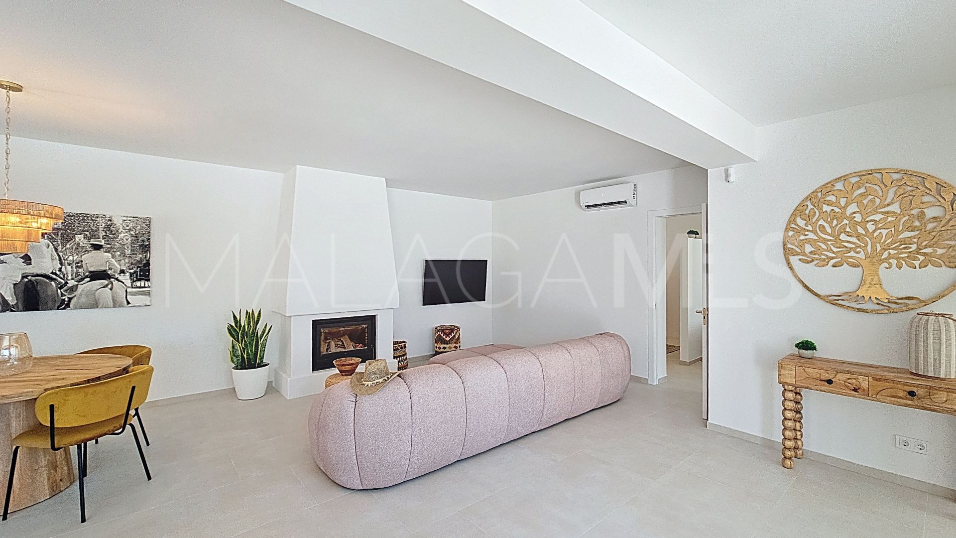 Buy villa in Don Pedro with 3 bedrooms