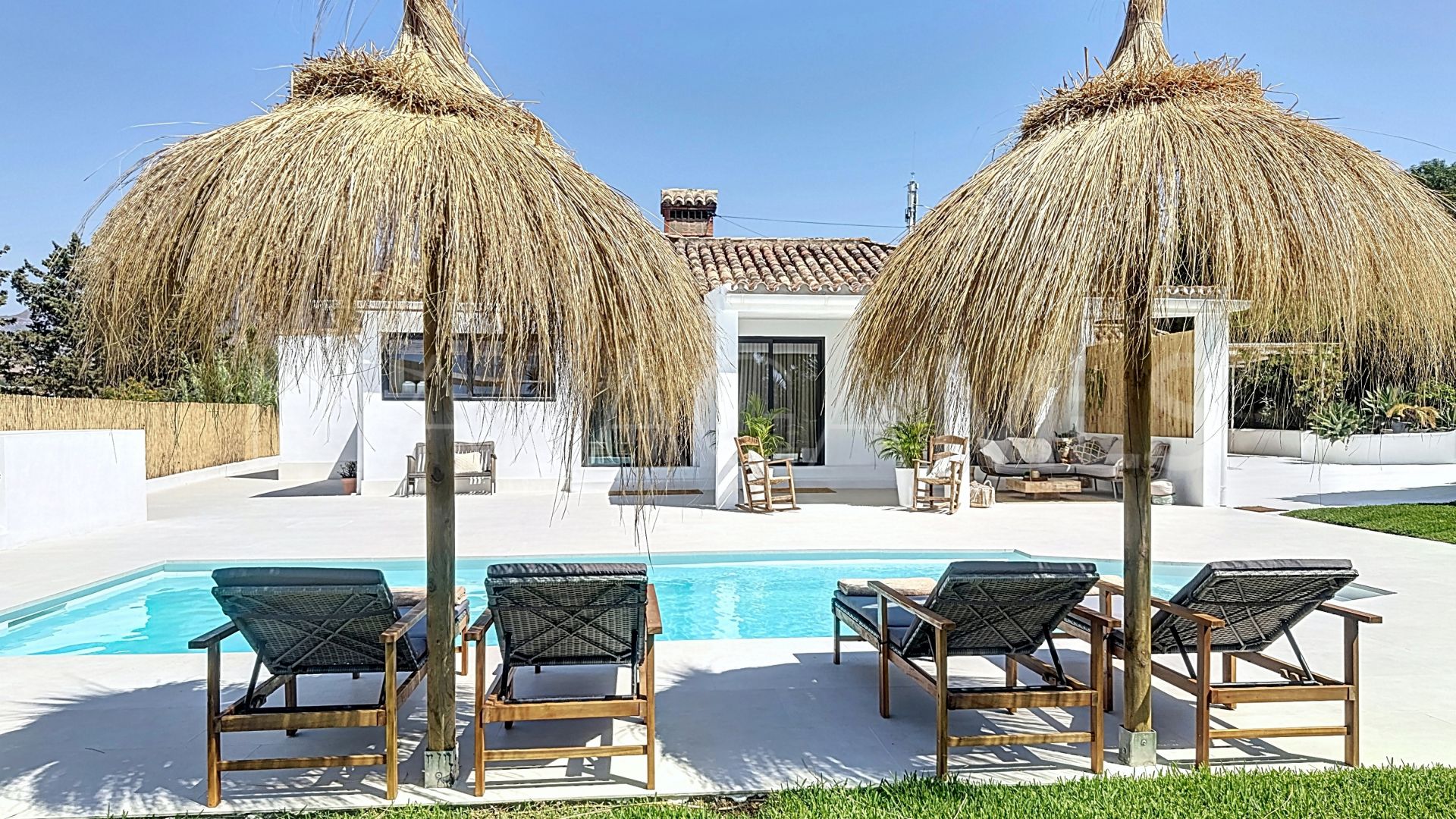 Buy villa in Don Pedro with 3 bedrooms