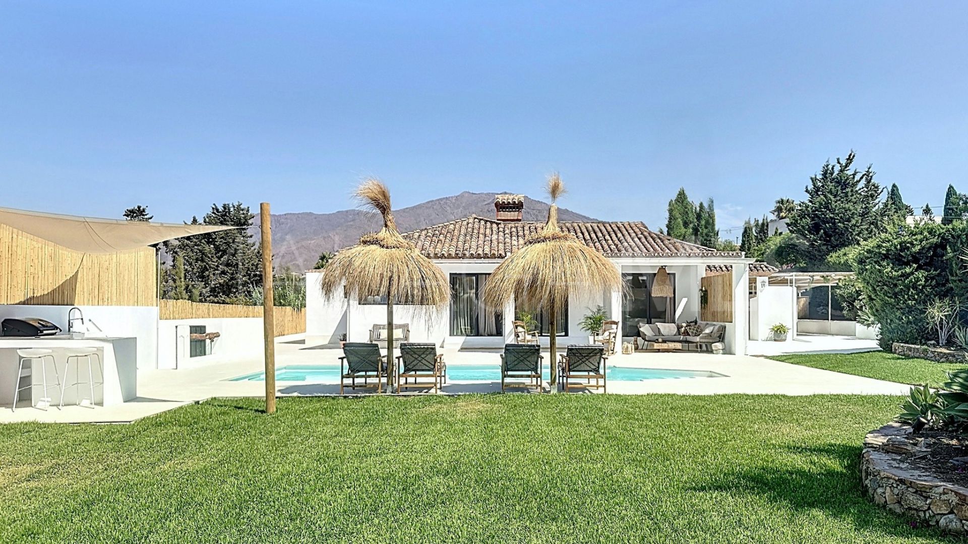 Buy villa in Don Pedro with 3 bedrooms