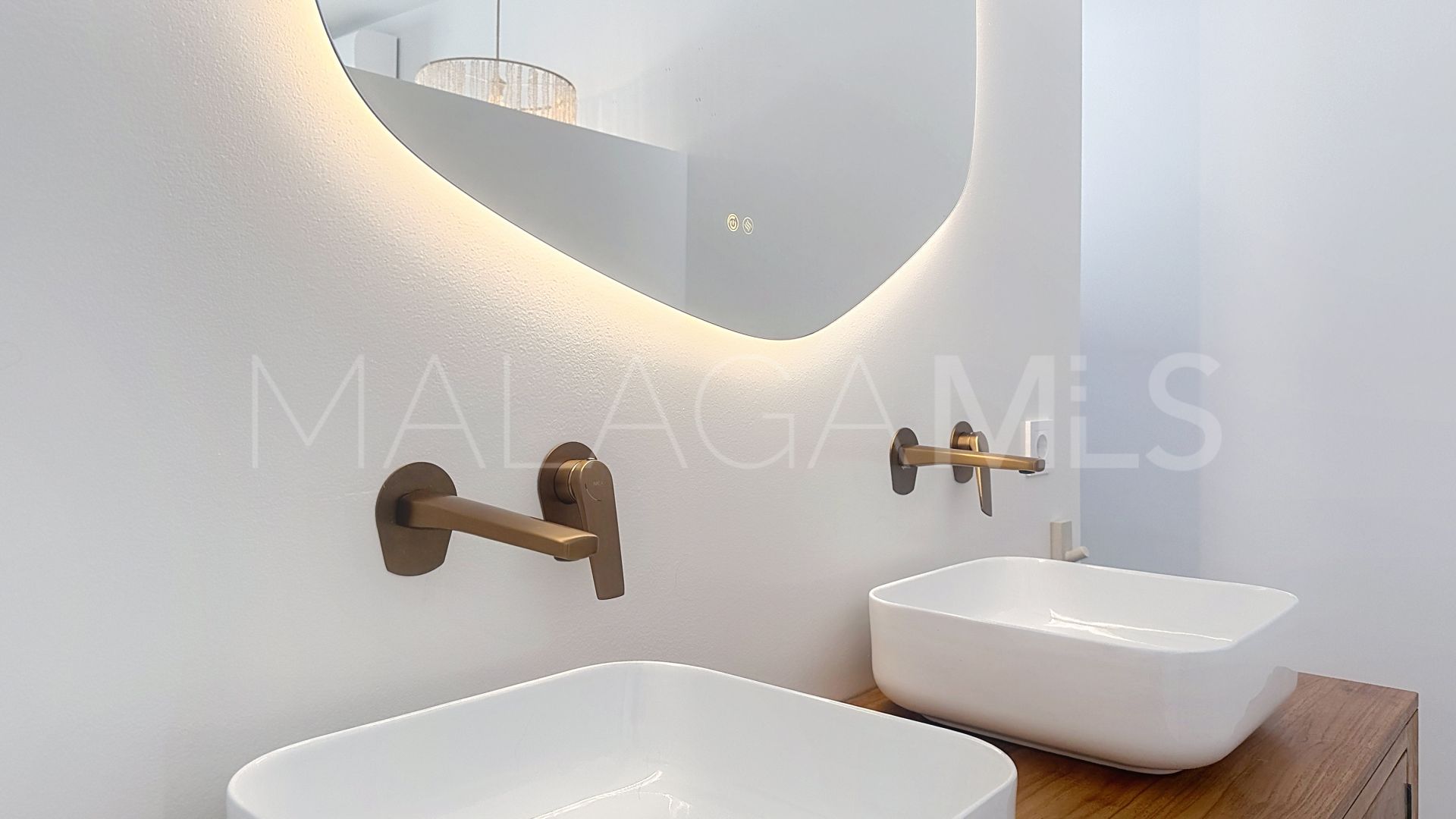 Buy villa in Don Pedro with 3 bedrooms