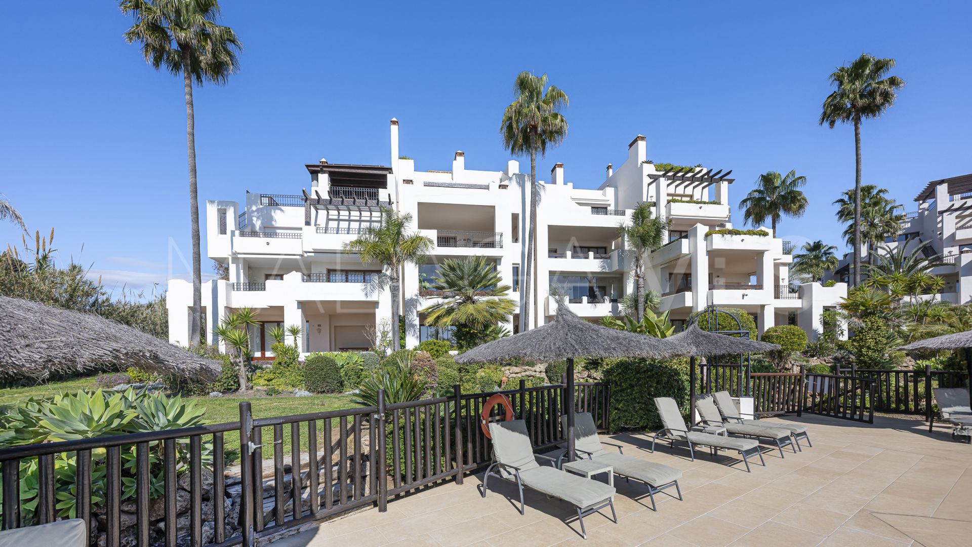 Apartamento planta baja for sale with 3 bedrooms in Bahía del Velerín