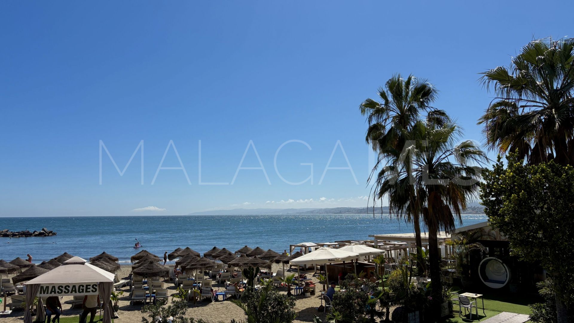 Lägenhet for sale in Estepona Puerto