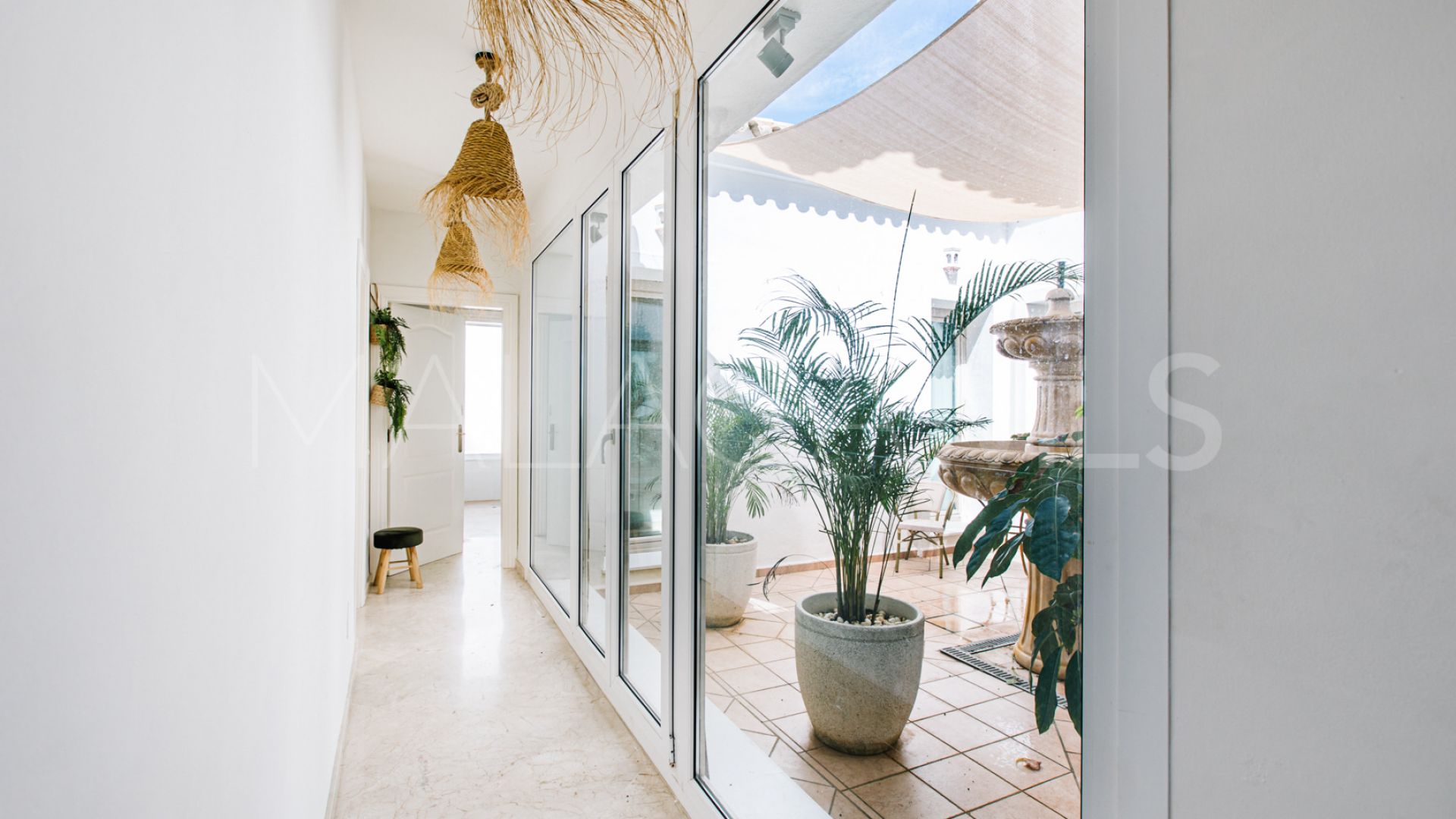 Buy villa in La Resina Golf