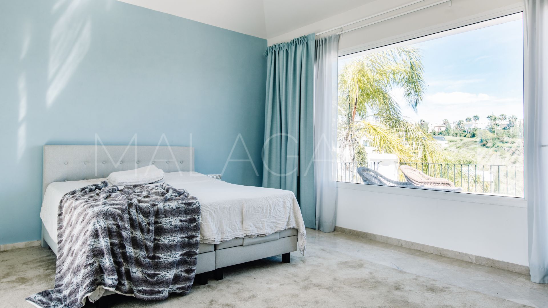 Buy villa in La Resina Golf