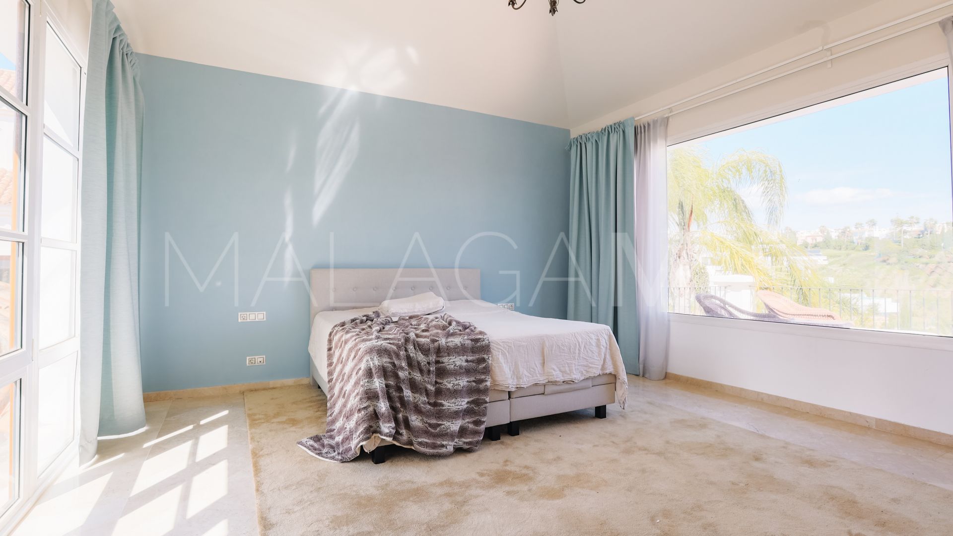 Buy villa in La Resina Golf