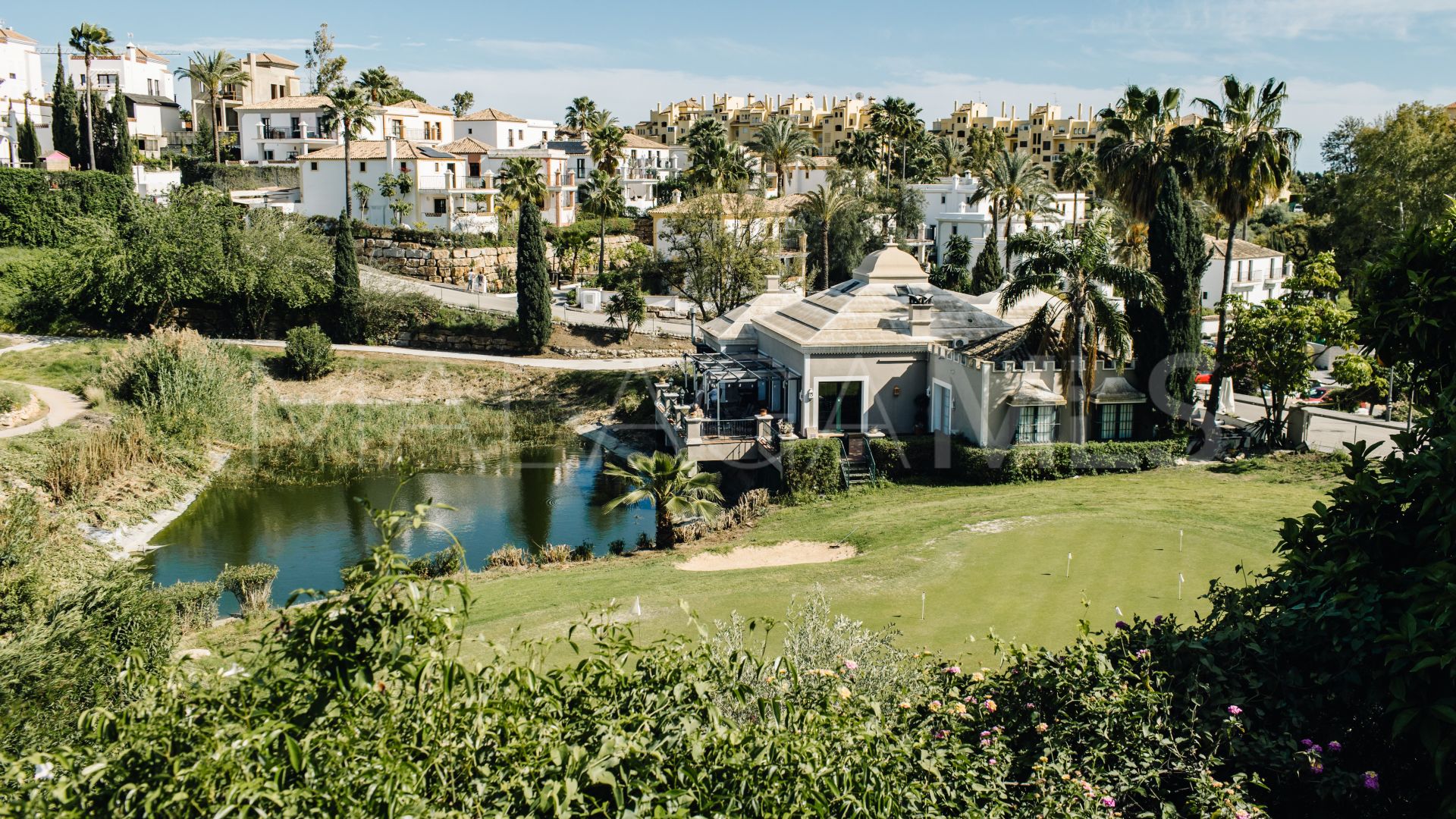 Buy villa in La Resina Golf