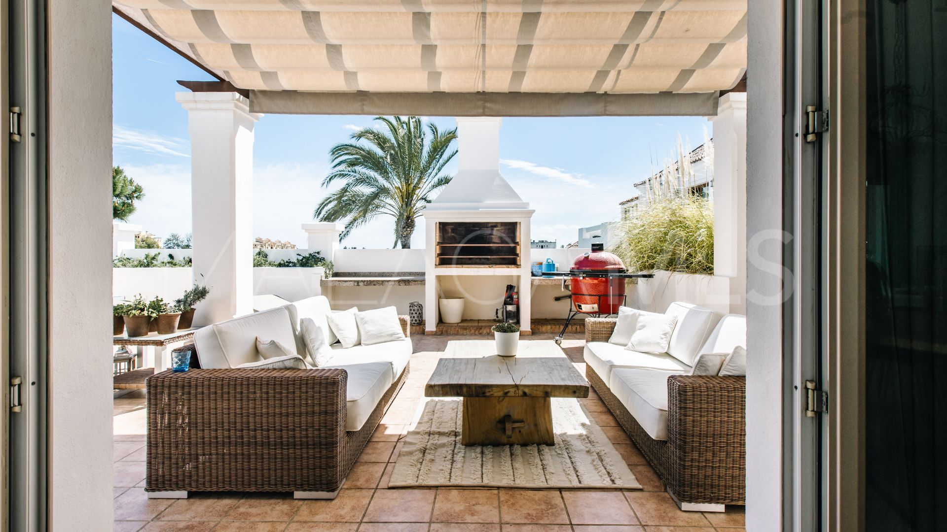 Buy villa in La Resina Golf