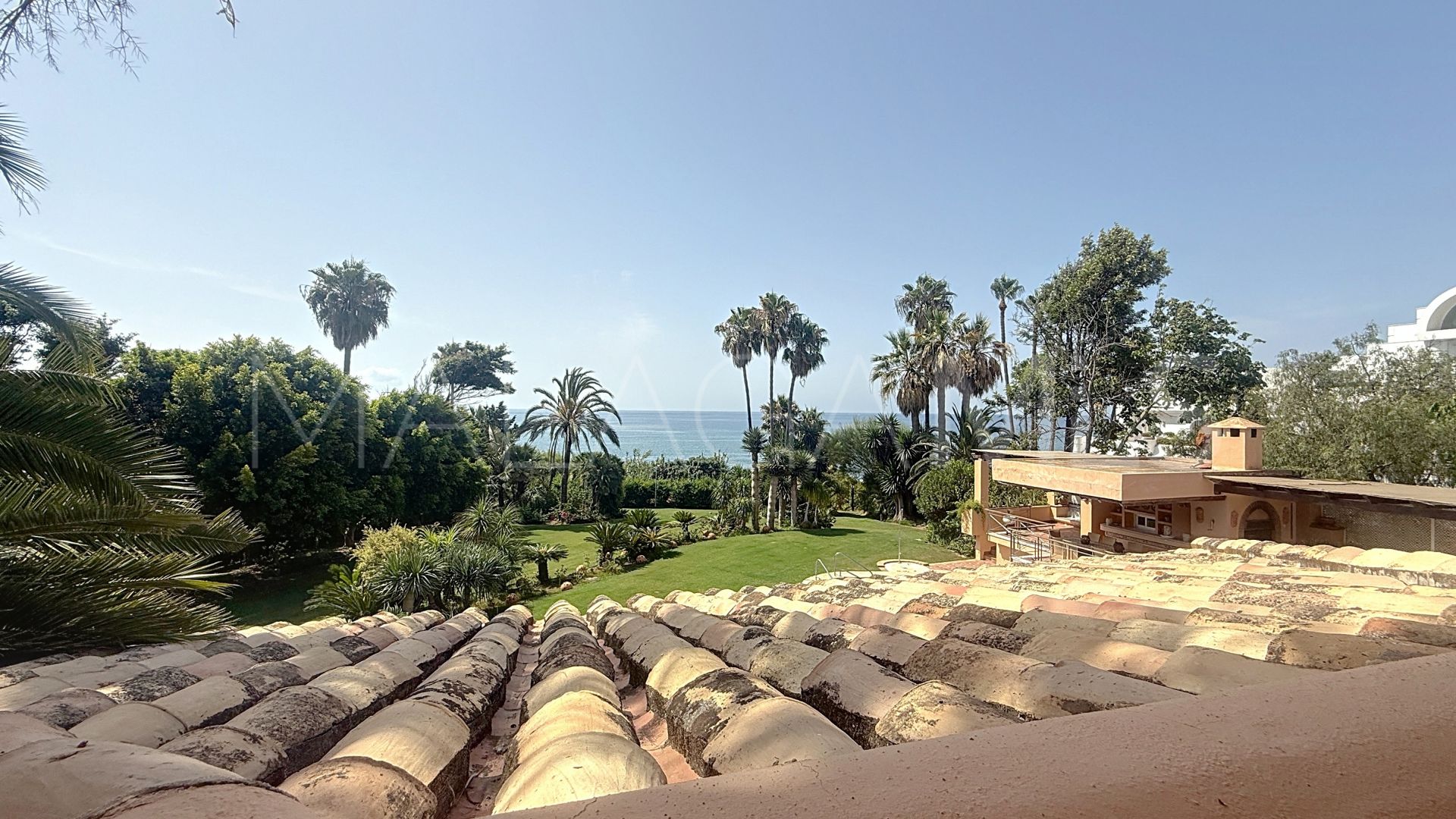 Villa for sale in Beach Side New Golden Mile