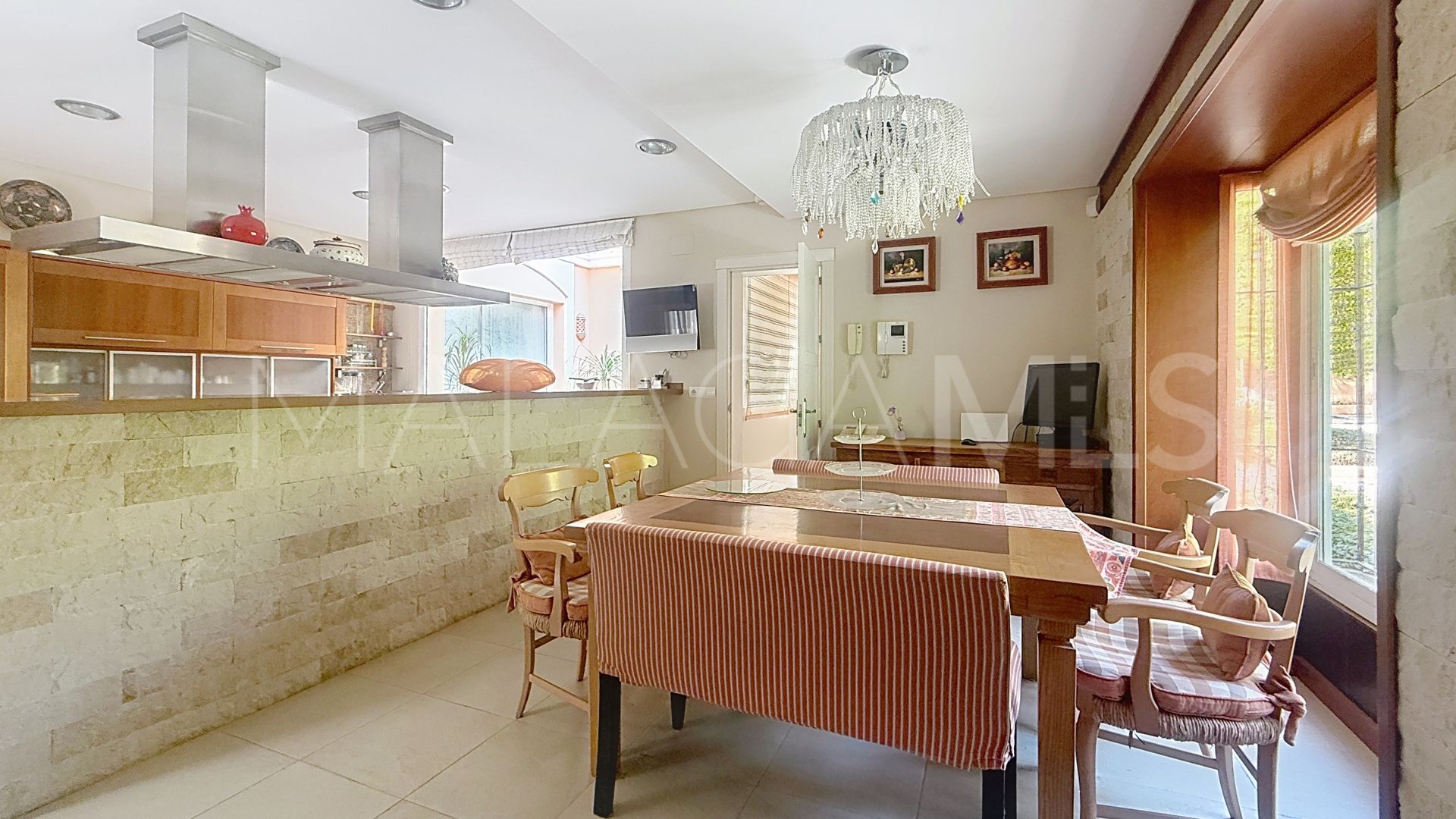 Villa for sale in Beach Side New Golden Mile