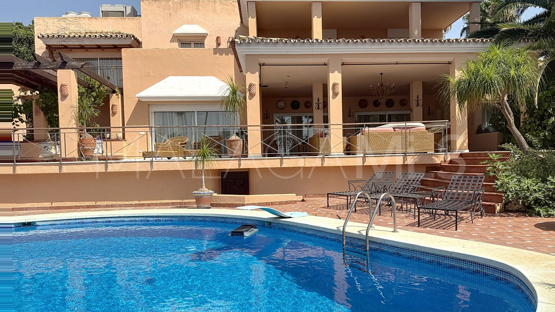 Villa for sale in Beach Side New Golden Mile