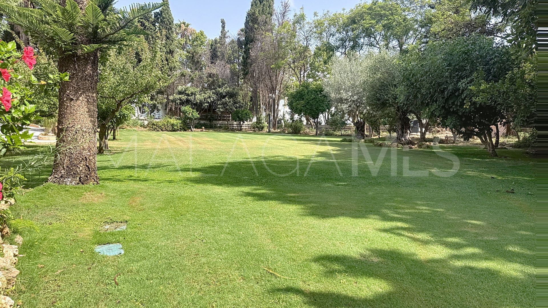 Villa for sale in Beach Side New Golden Mile
