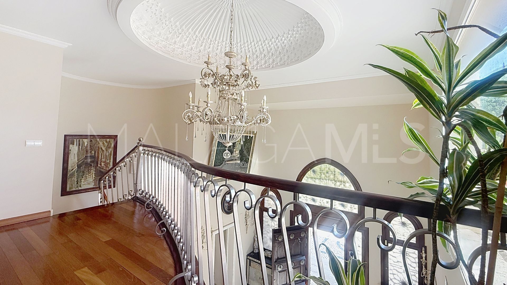 Villa for sale in Beach Side New Golden Mile