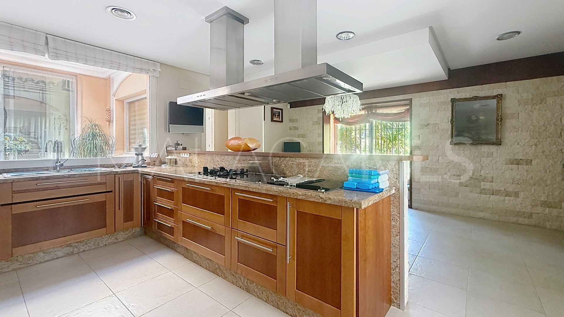 Villa for sale in Beach Side New Golden Mile