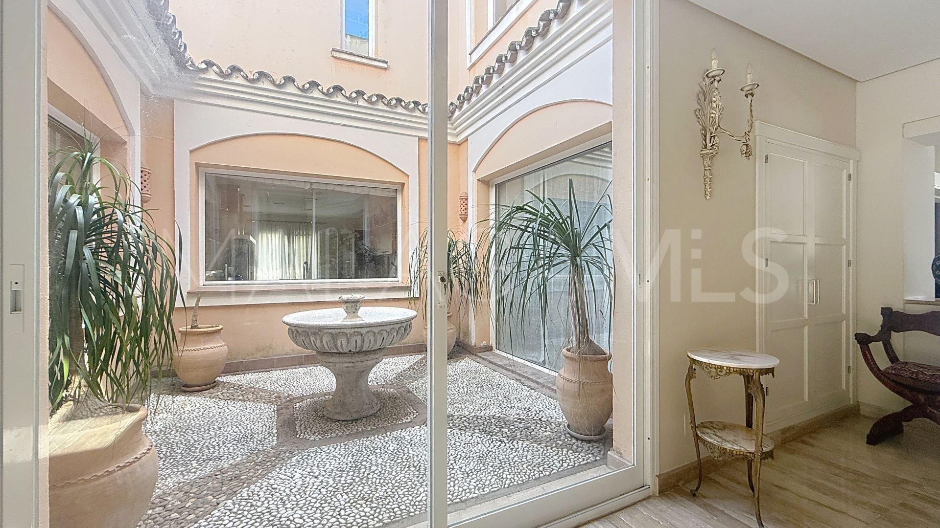 Villa for sale in Beach Side New Golden Mile