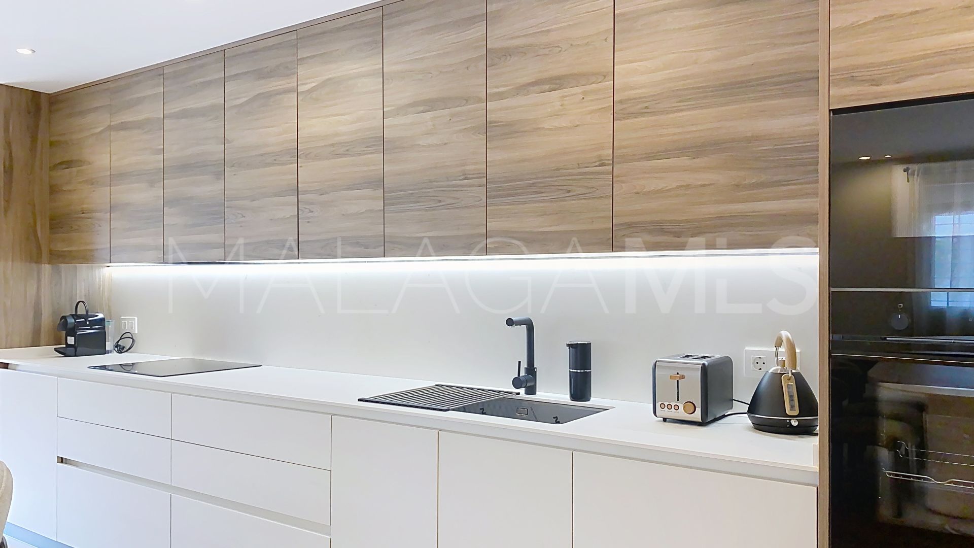 Buy Estepona Puerto 3 bedrooms ground floor apartment