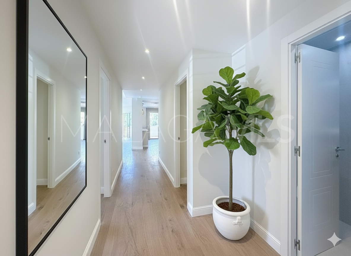 Appartement rez de chaussée for sale in Estepona Puerto