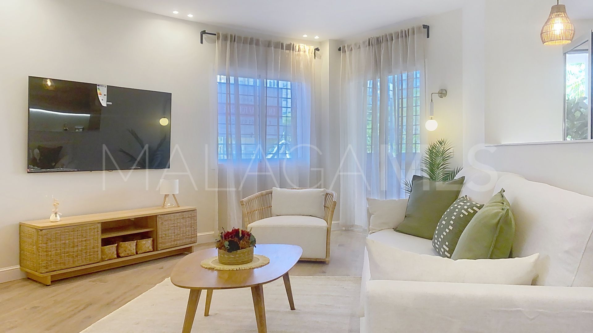 Buy Estepona Puerto 3 bedrooms ground floor apartment