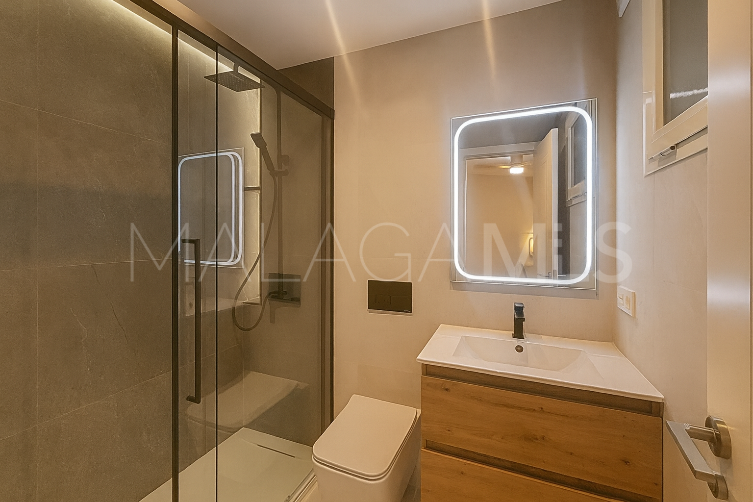 Appartement rez de chaussée for sale in Estepona Puerto