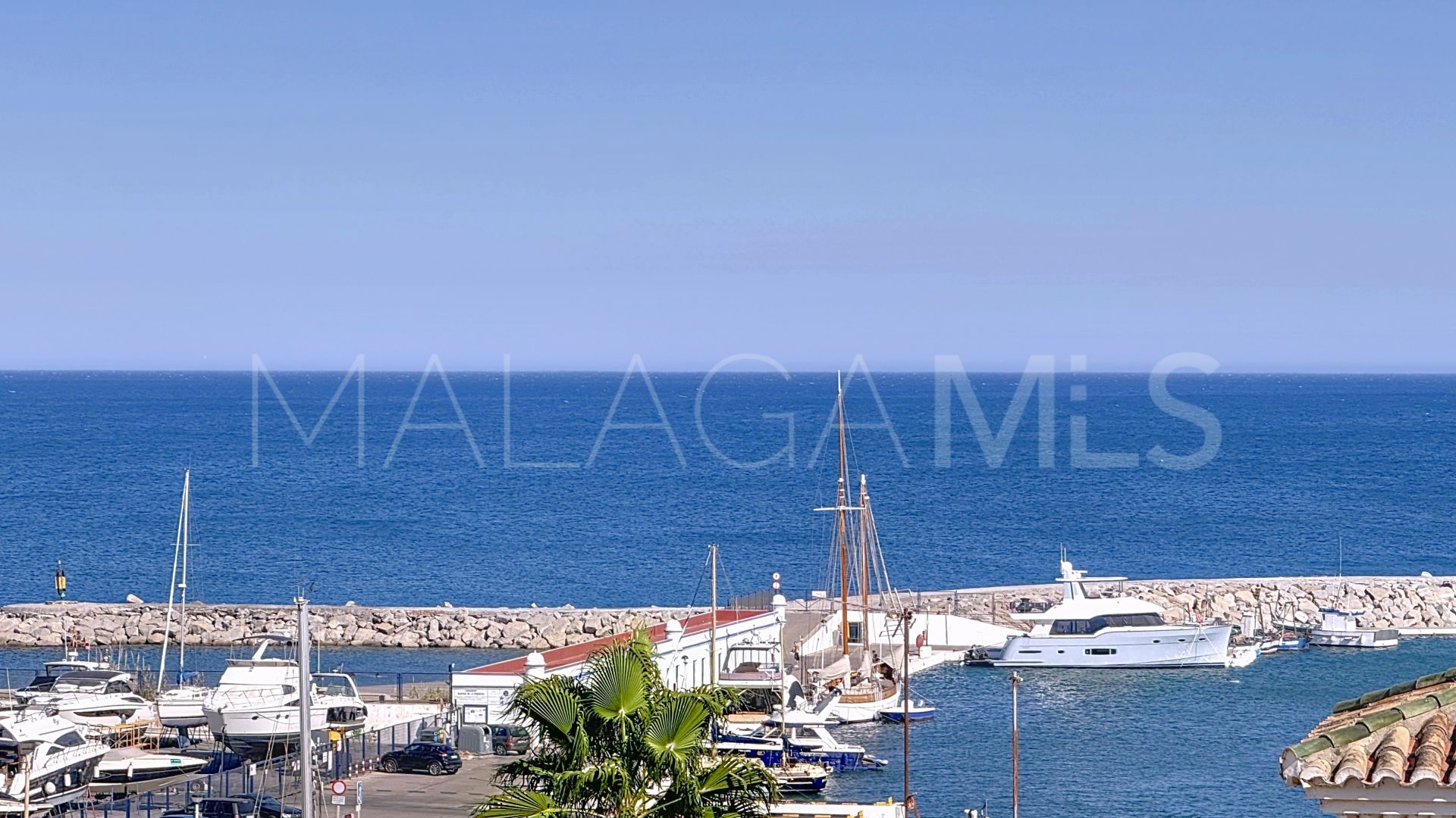 Duplex penthouse for sale in Puerto La Duquesa