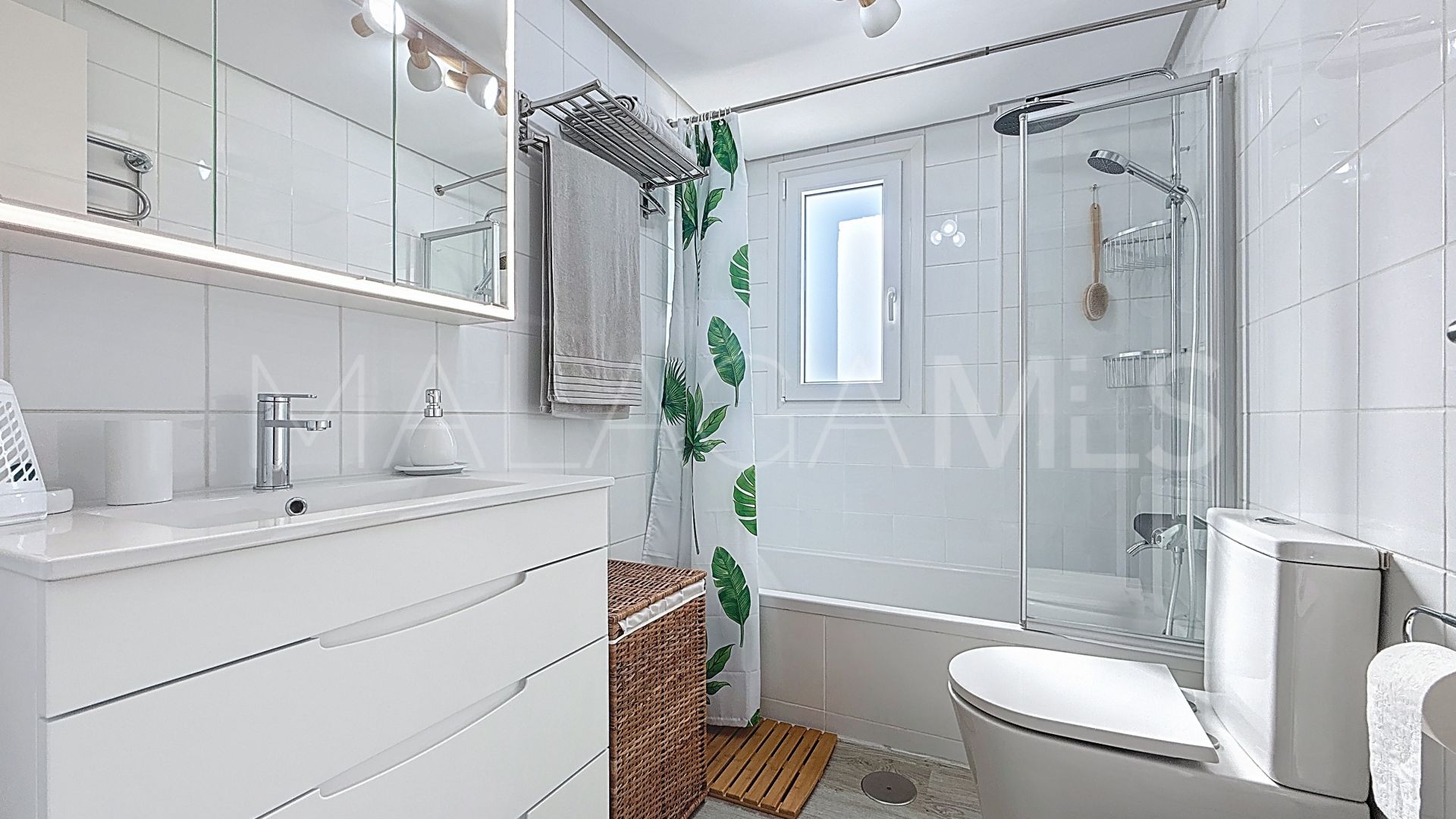 Duplex penthouse for sale in Puerto La Duquesa