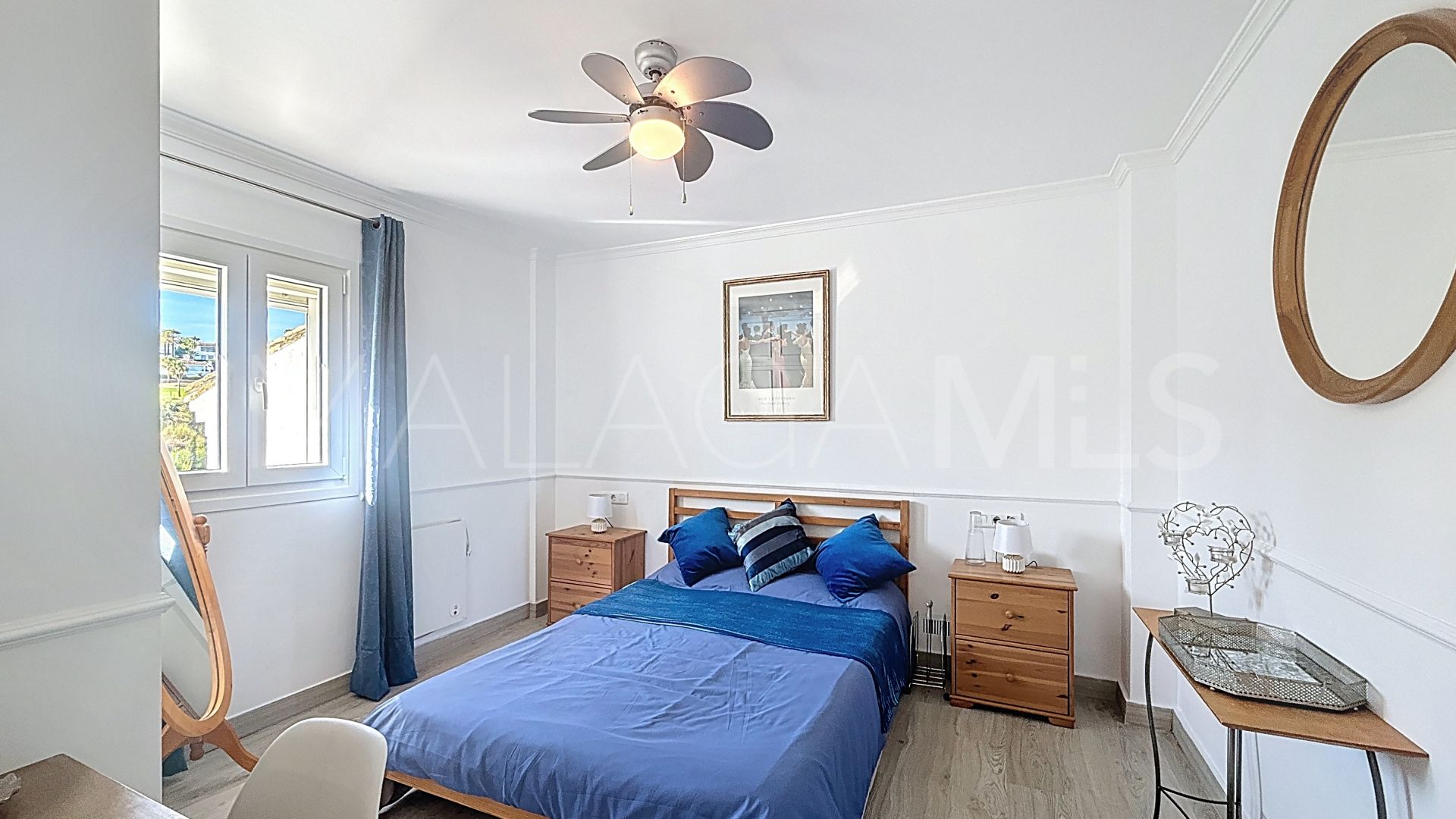 Duplex penthouse for sale in Puerto La Duquesa
