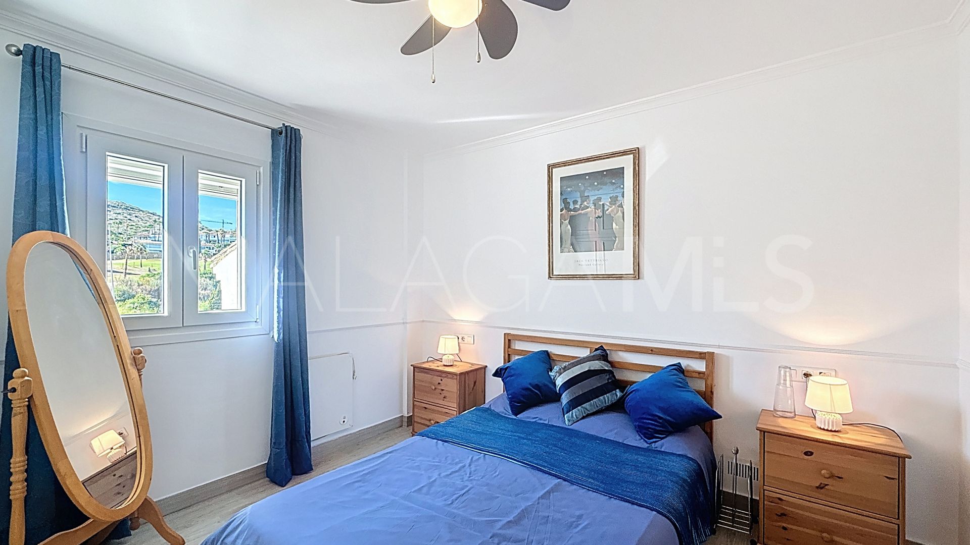 Duplex penthouse for sale in Puerto La Duquesa