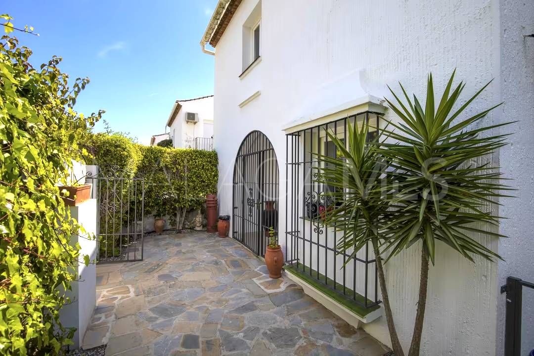 Villa for sale in Benamara