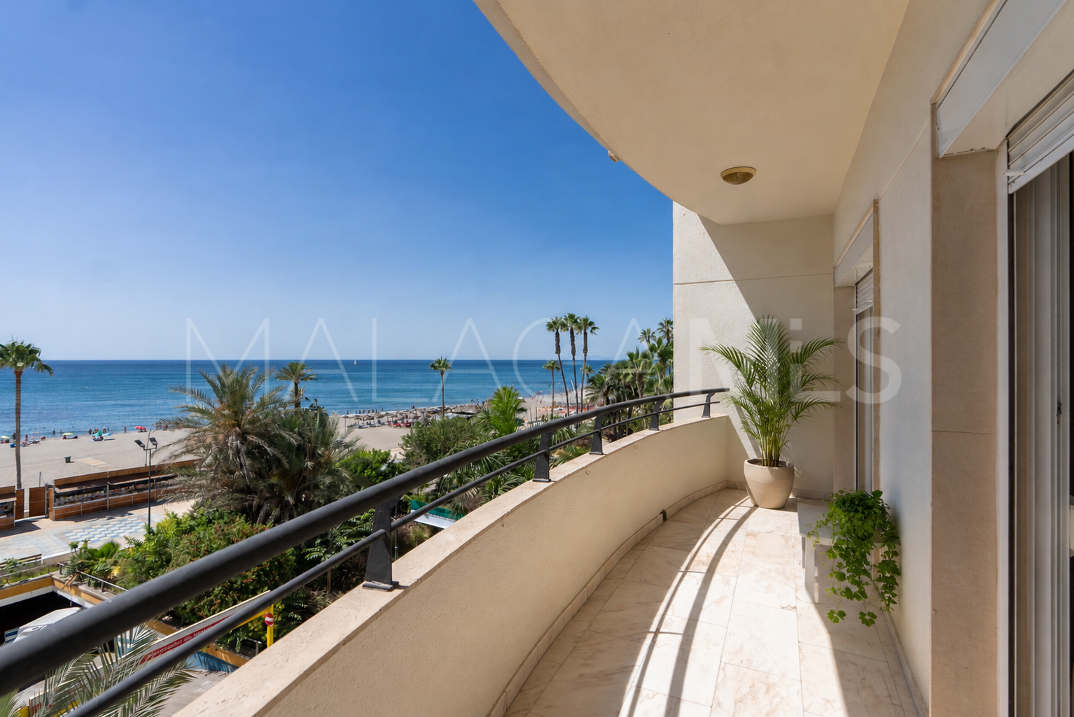 Apartamento with 3 bedrooms a la venta in Estepona Casco Antiguo