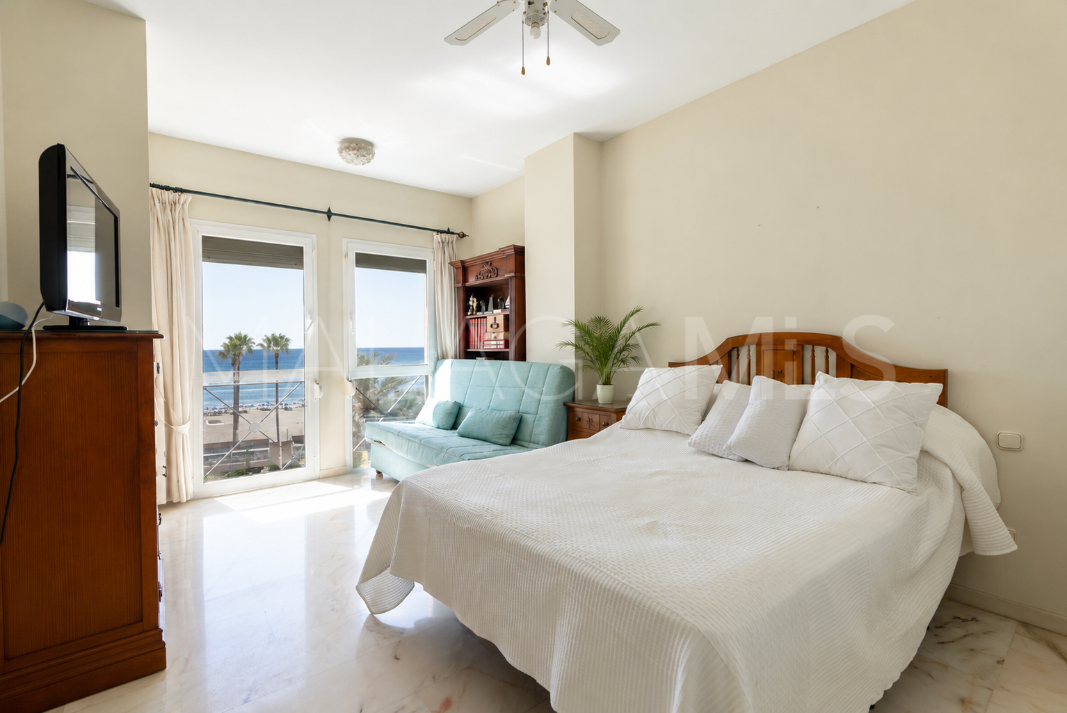 Apartamento with 3 bedrooms a la venta in Estepona Casco Antiguo