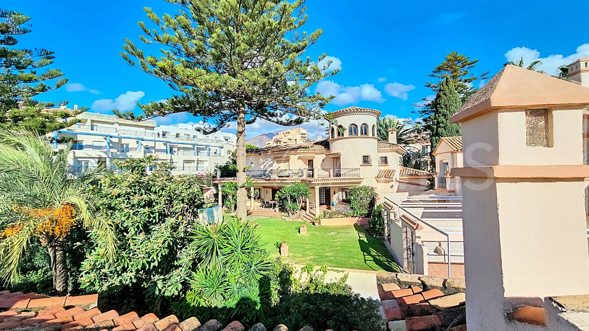 Reihenhaus for sale in Estepona Puerto