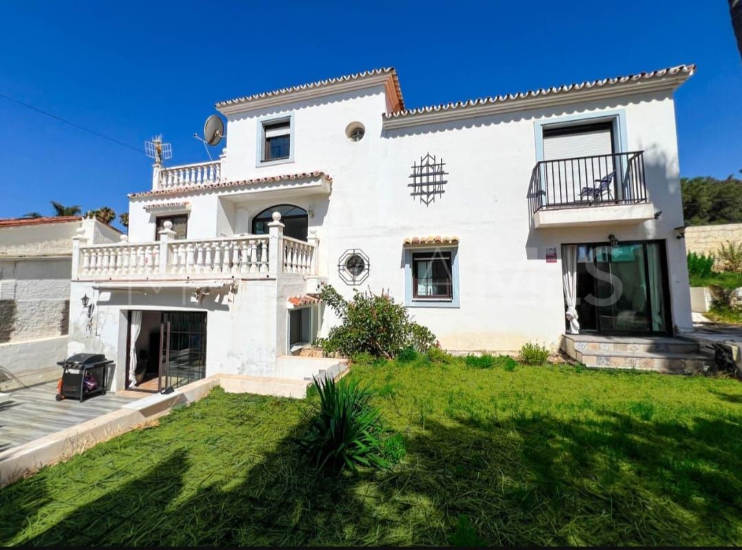 Buenas Noches 3 bedrooms villa for sale