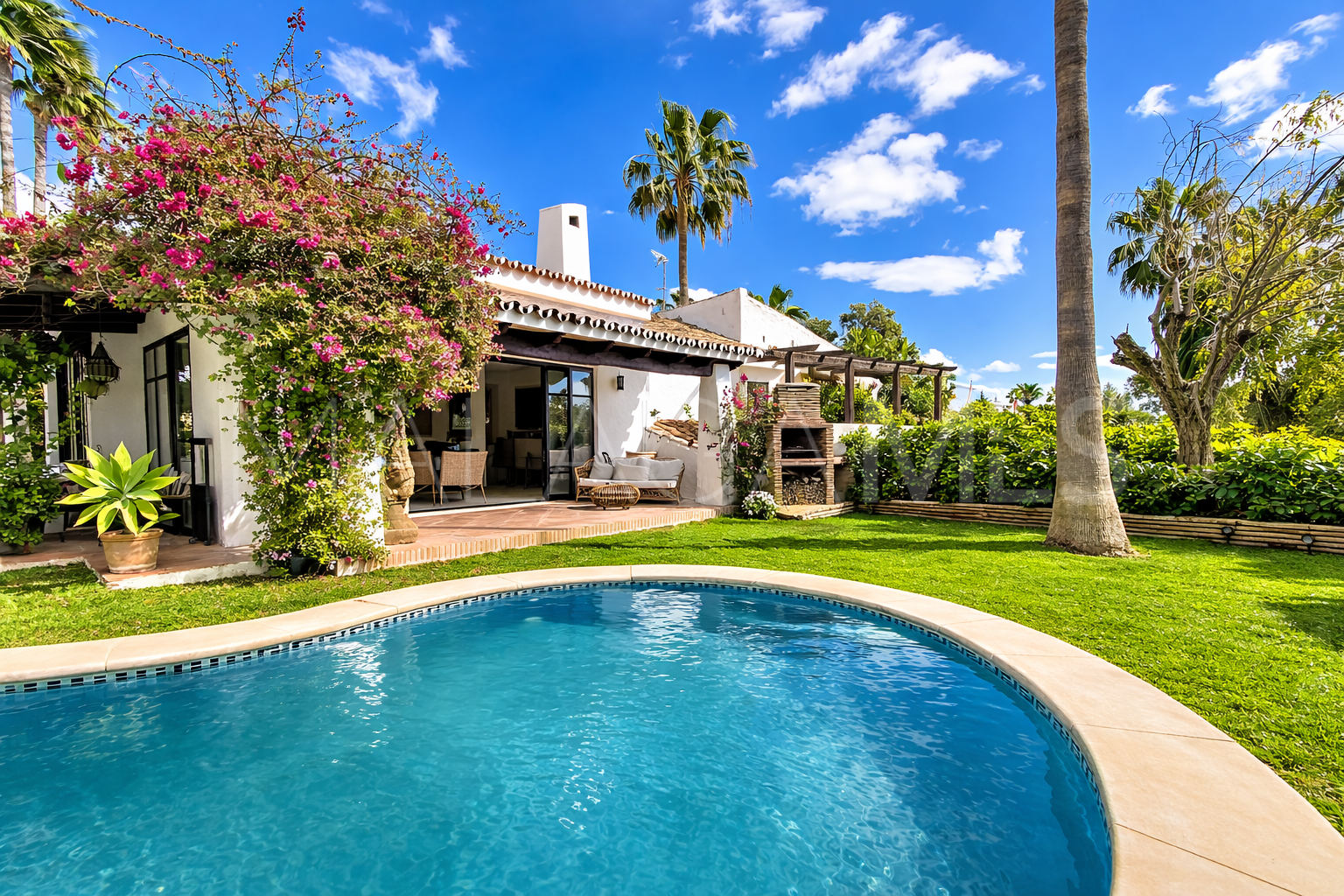 Villa for sale in Atalaya