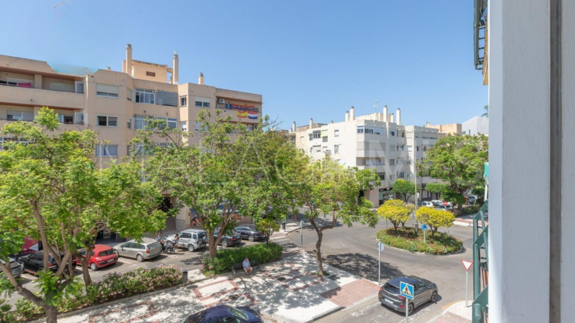 Apartment for sale in Estepona Town with 2 bedrooms