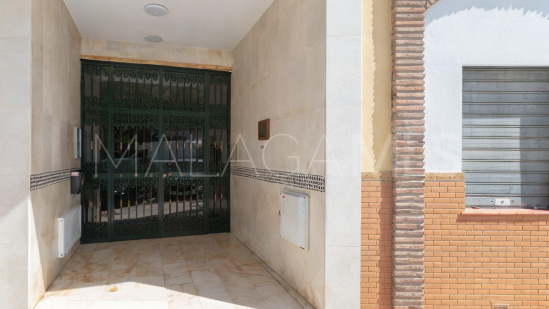 Apartment for sale in Estepona Town with 2 bedrooms