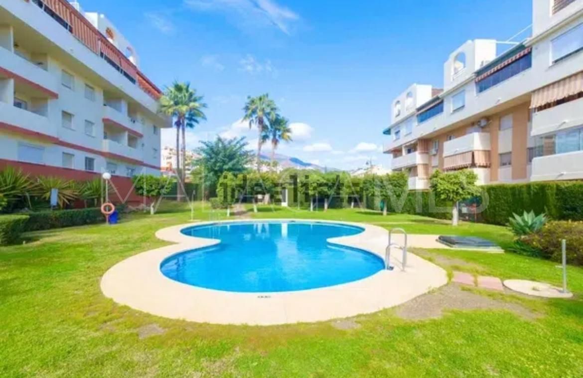 Lägenhet for sale in Estepona Puerto