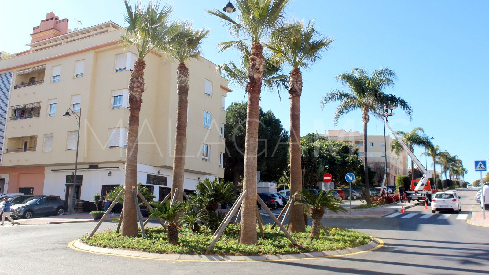Lägenhet for sale in Estepona Puerto