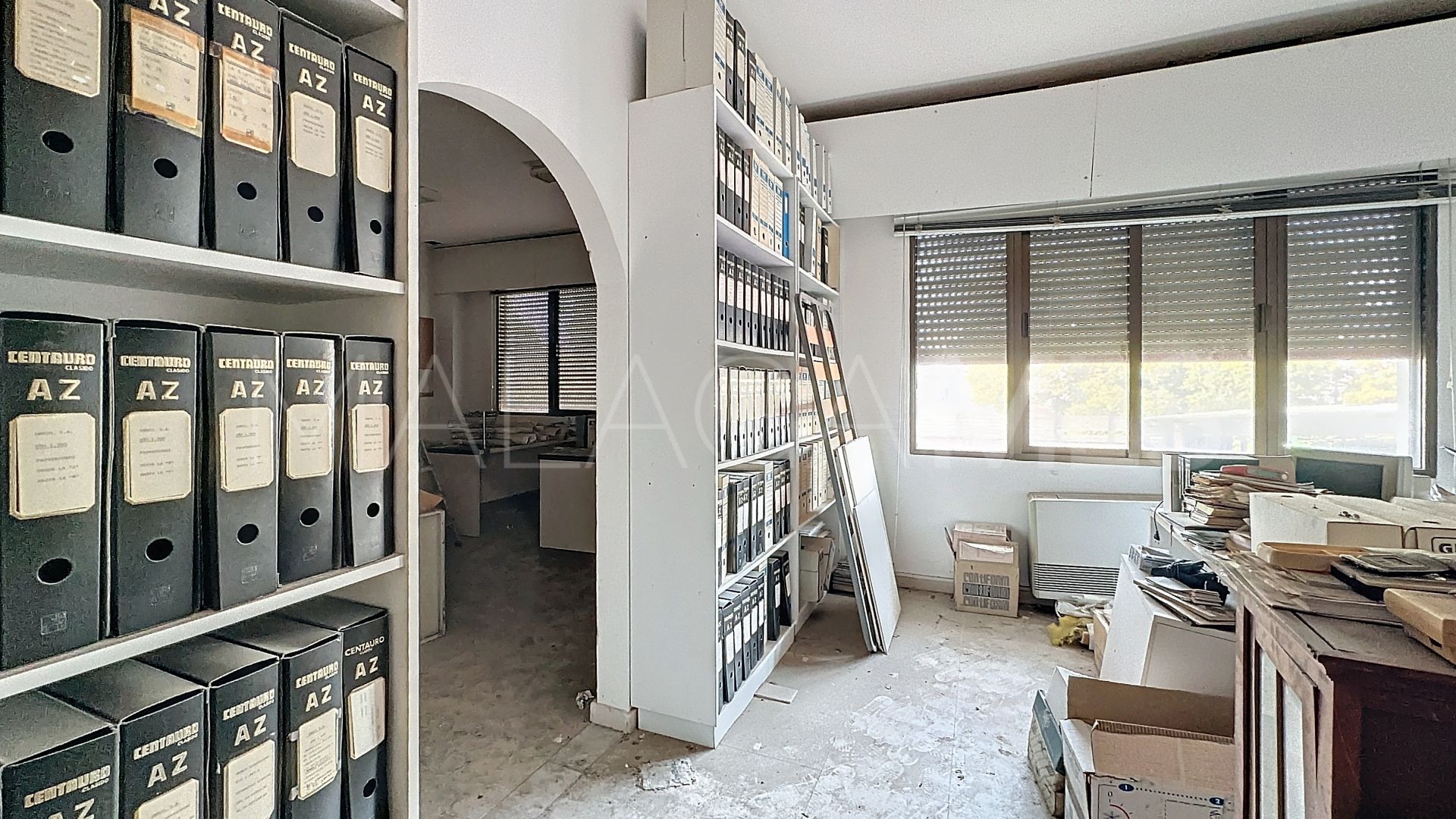 Commercial for sale in Cancelada
