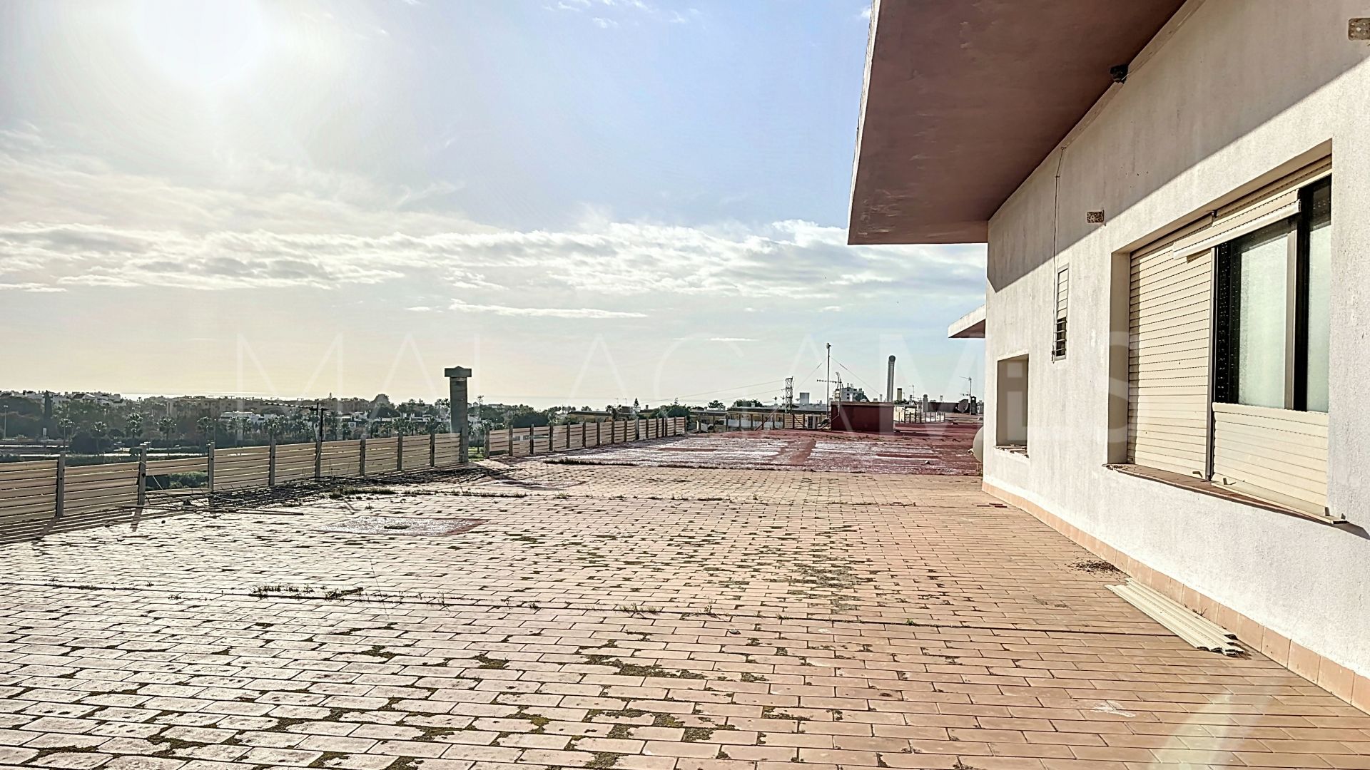Commercial for sale in Cancelada