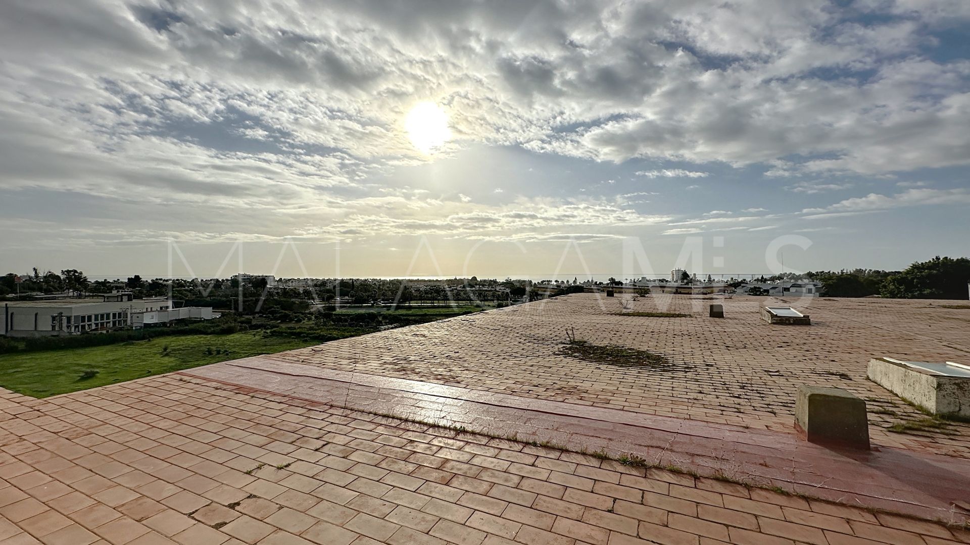 Commercial for sale in Cancelada