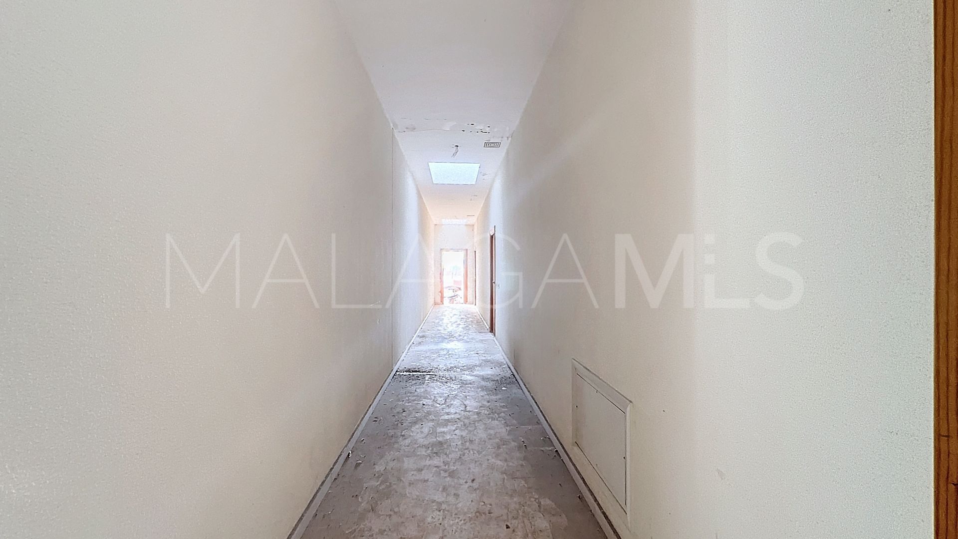 Commercial for sale in Cancelada