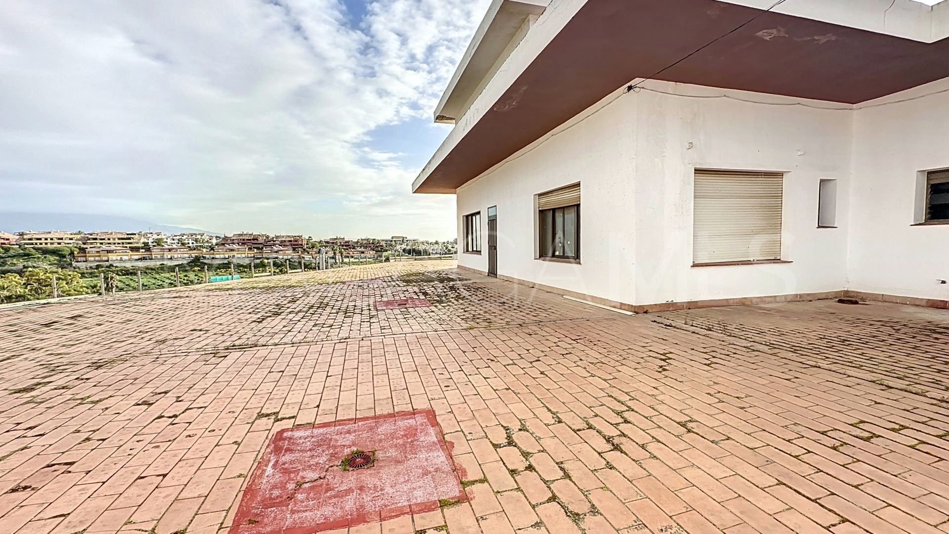 Commercial for sale in Cancelada