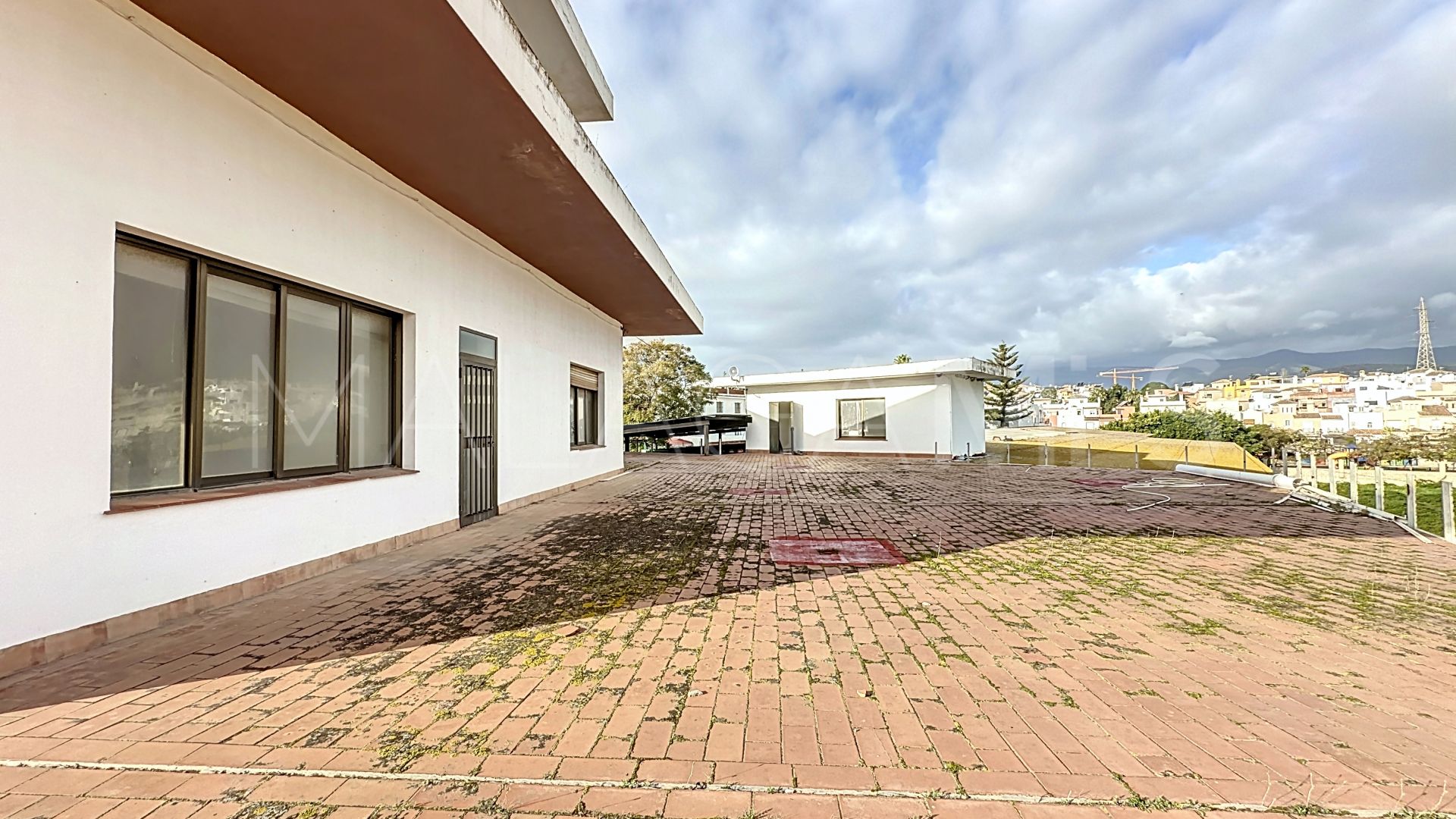 Commercial for sale in Cancelada