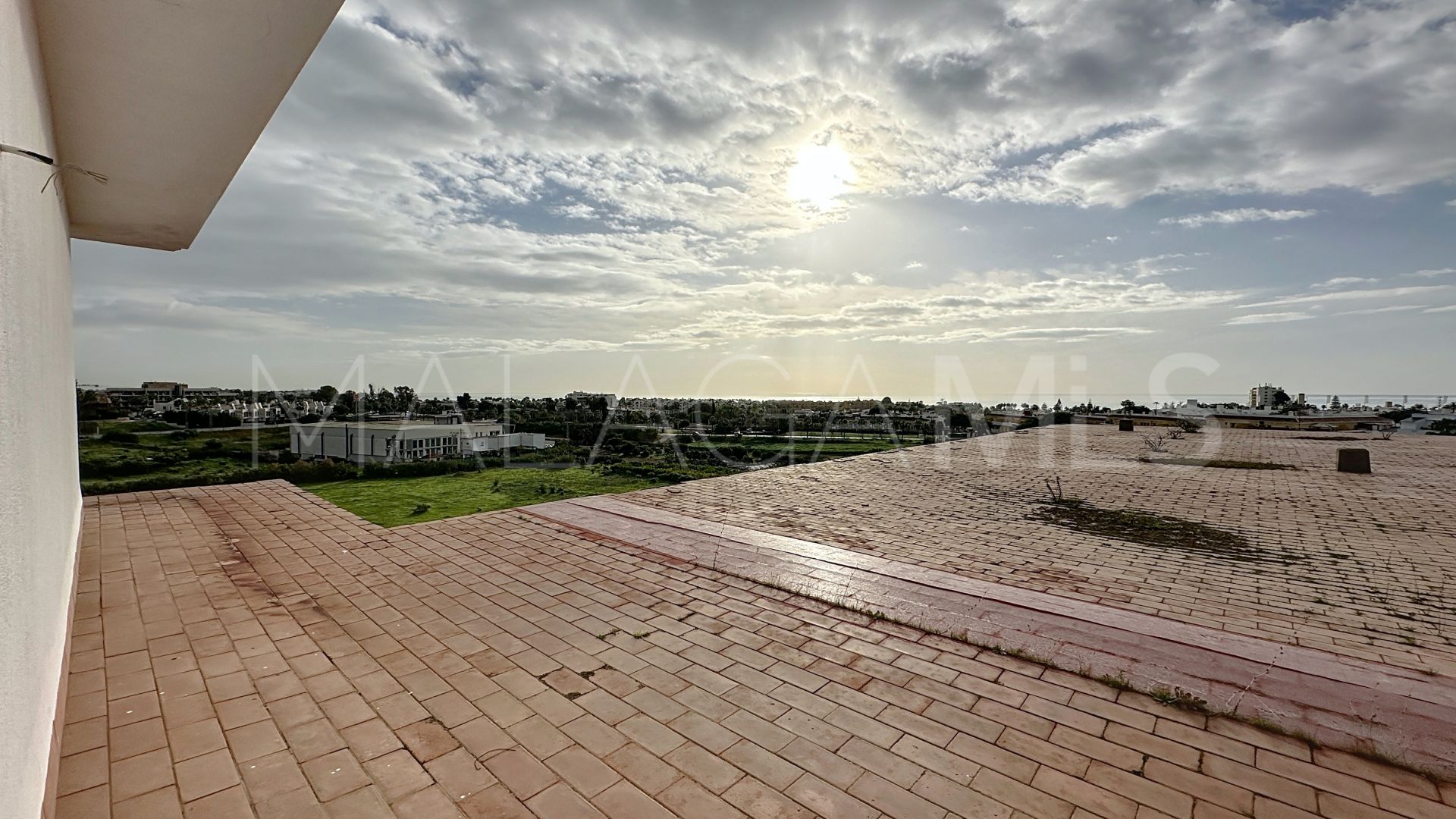 Commercial for sale in Cancelada