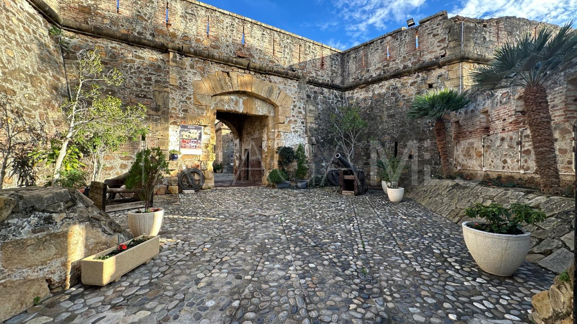 Radhus for sale in Castillo de la Duquesa