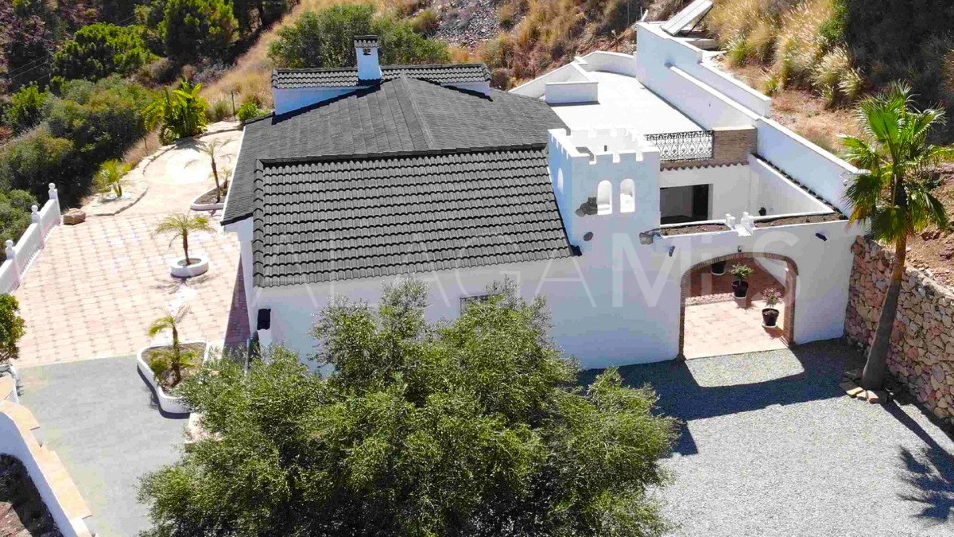 Finca for sale in Los Reales - Sierra Estepona