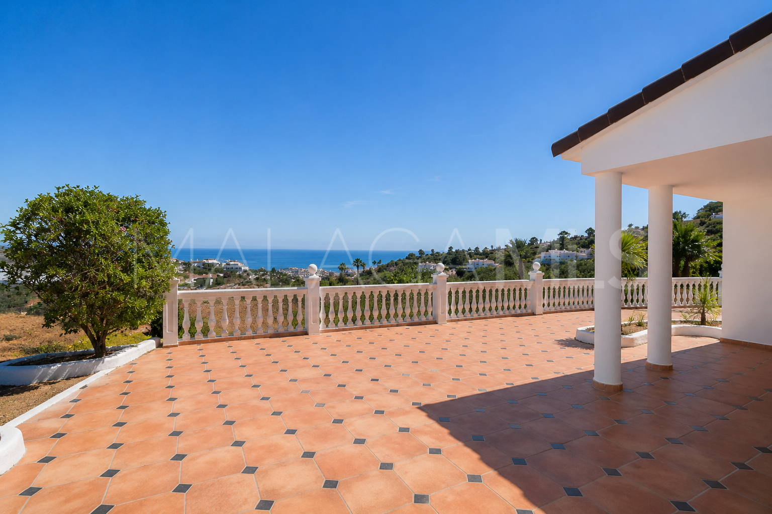 Finca for sale in Los Reales - Sierra Estepona